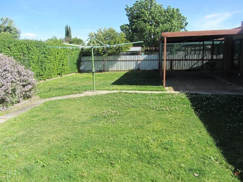 20 Julie Place, Lavington NSW 2641