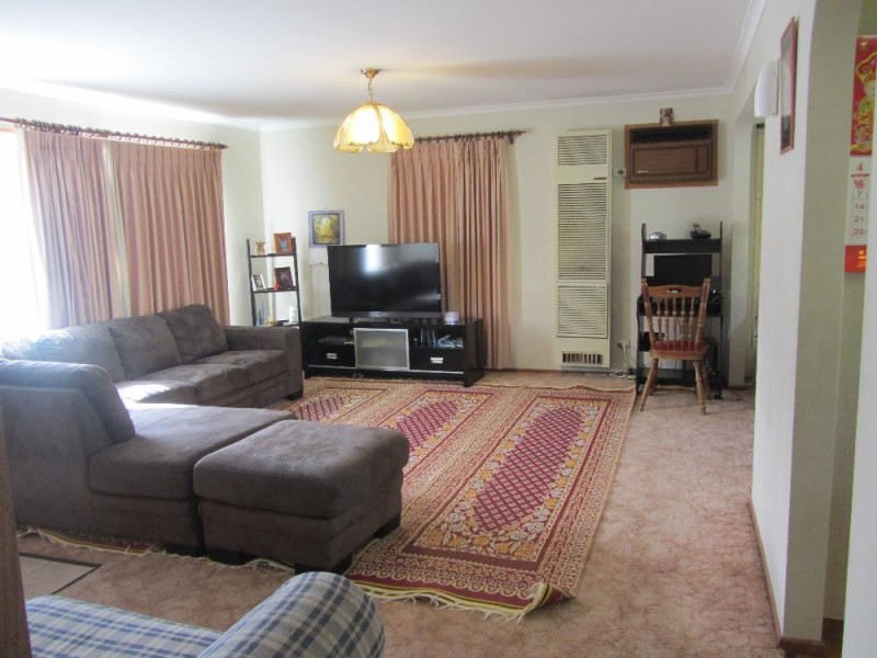 4 Candlebark Street, Thurgoona NSW 2640