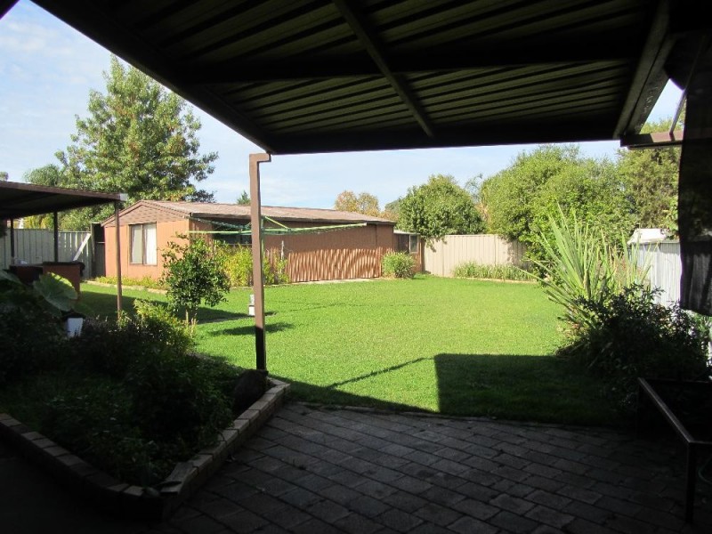 4 Candlebark Street, Thurgoona NSW 2640