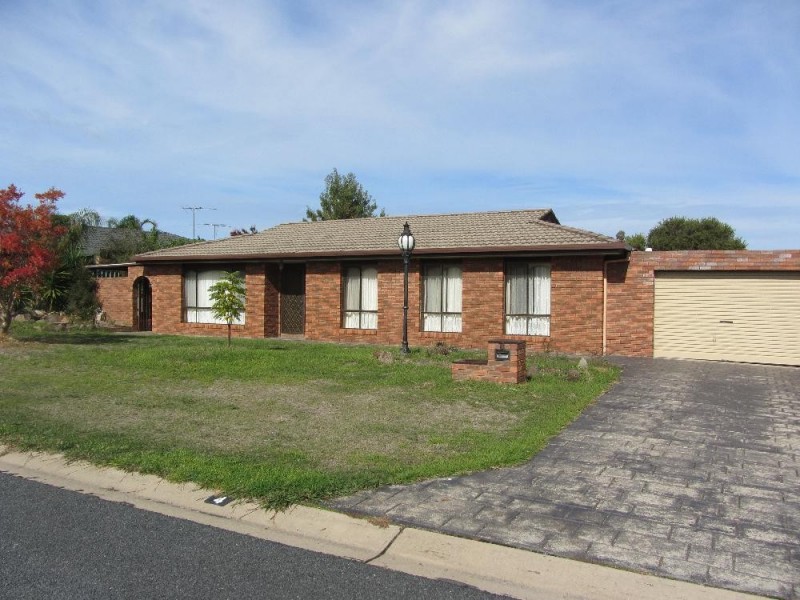 4 Candlebark Street, Thurgoona NSW 2640