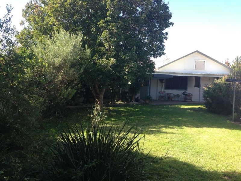 1011 Barooga Street, North Albury NSW 2640