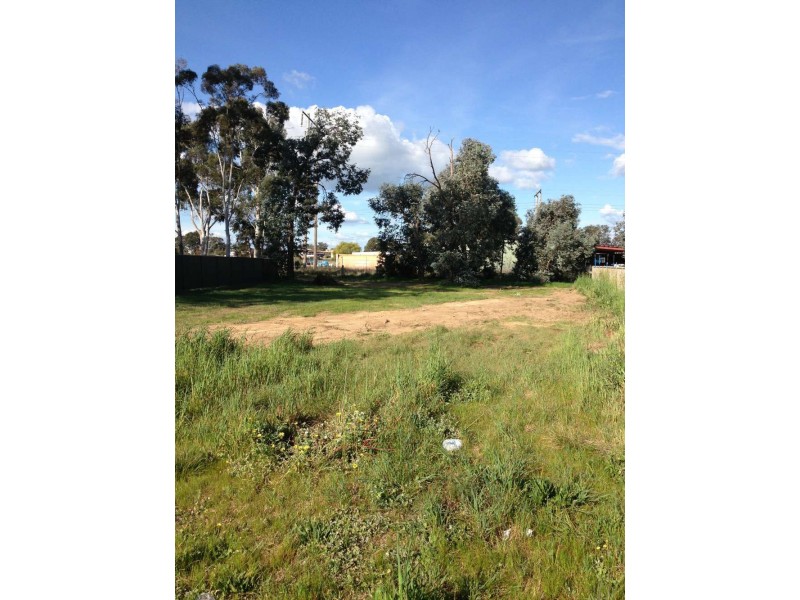 40 Nicola Place, Lavington NSW 2641