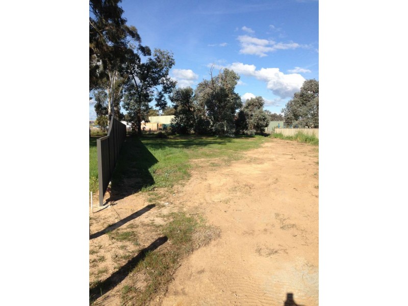 40 Nicola Place, Lavington NSW 2641