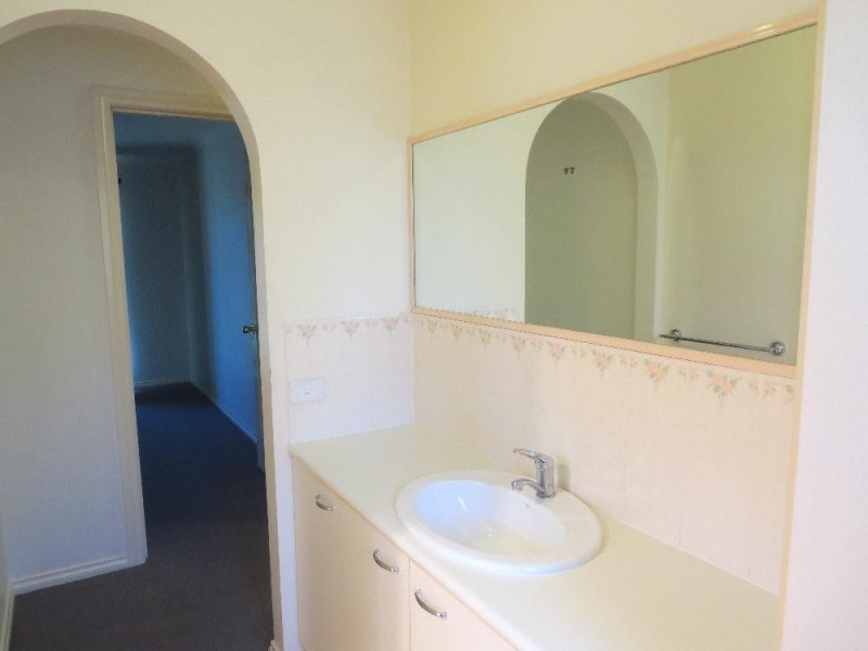 1/3 Rachel Court, Lavington NSW 2641