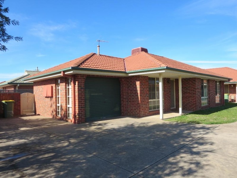 1/3 Rachel Court, Lavington NSW 2641