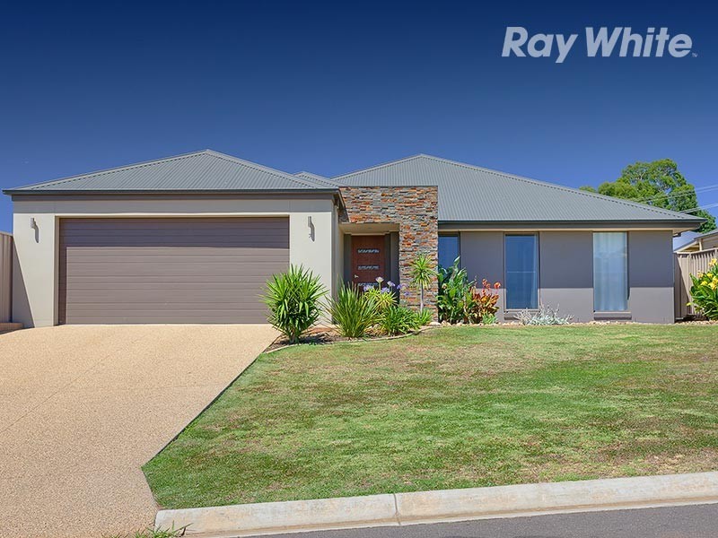 7 Lawson Circuit, Lavington NSW 2641
