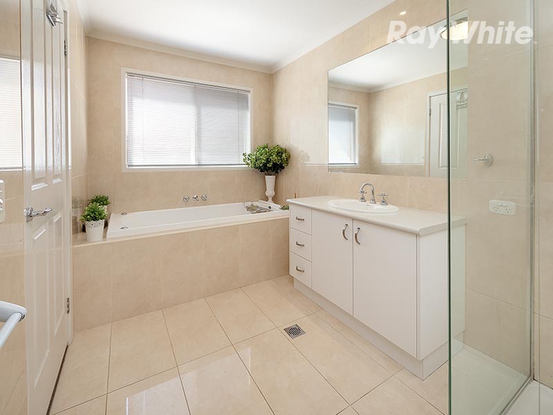 689 Pearsall Street, Hamilton Valley NSW 2641