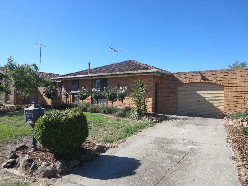 5 Renwick Court, Lavington NSW 2641