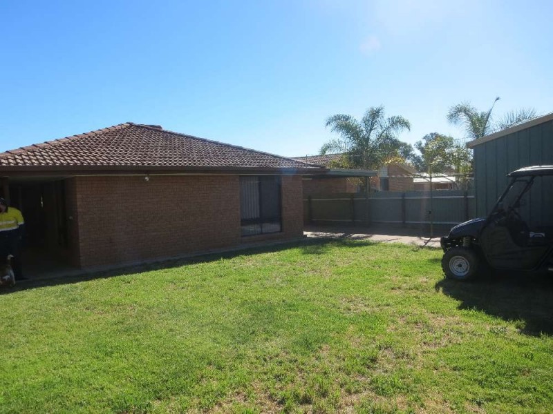 5 Renwick Court, Lavington NSW 2641