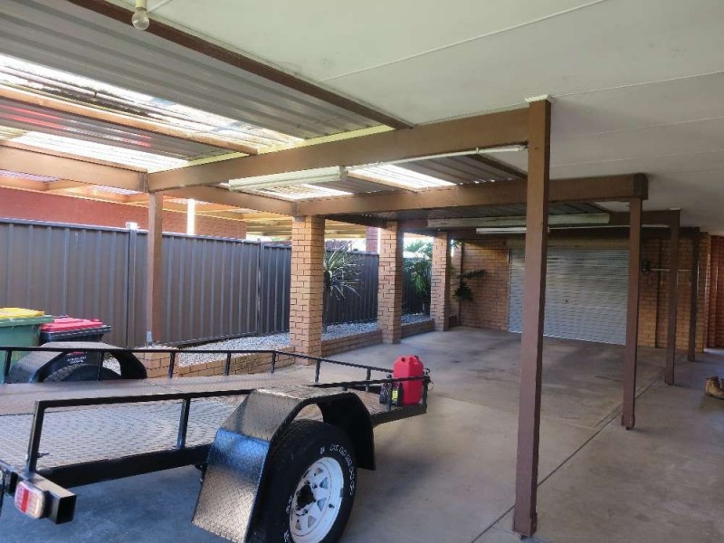 5 Renwick Court, Lavington NSW 2641