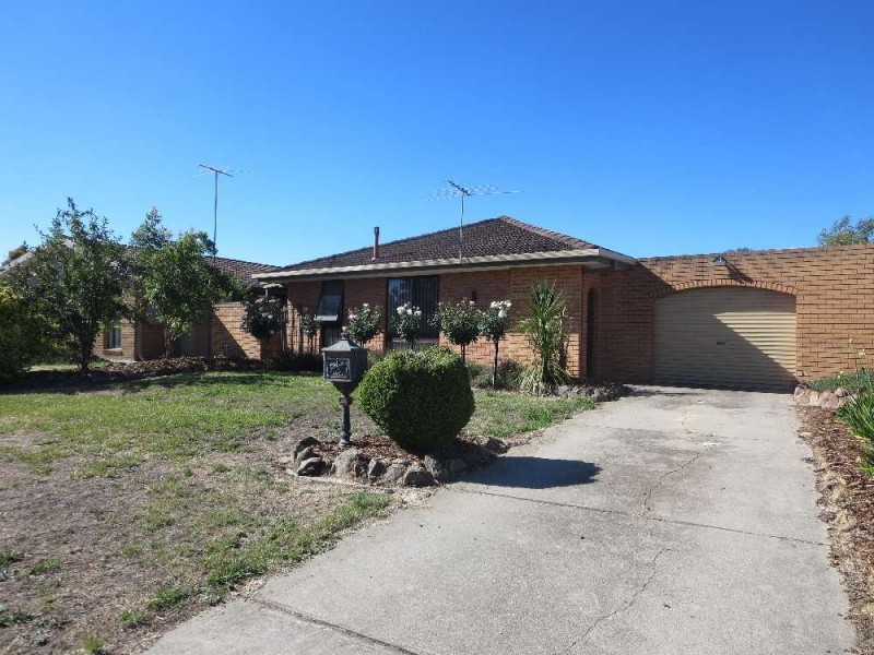 5 Renwick Court, Lavington NSW 2641