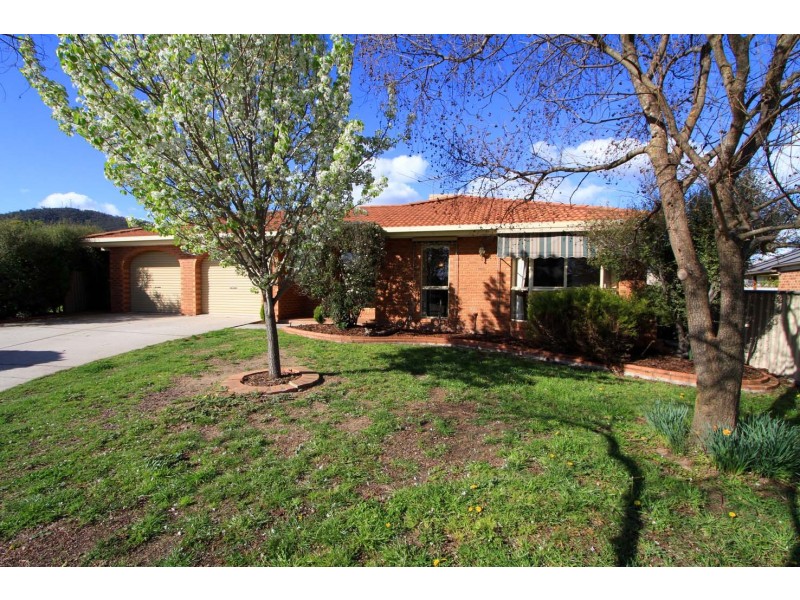 7 Owen Court, Lavington NSW 2641