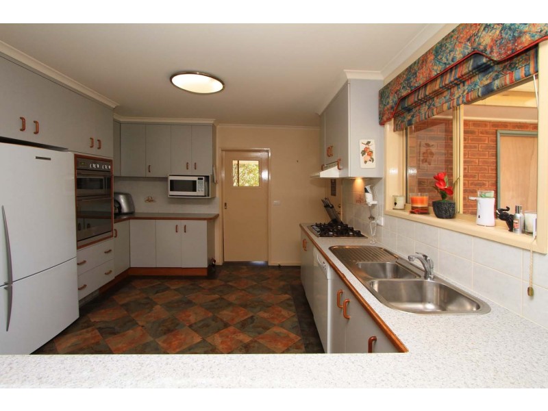 7 Owen Court, Lavington NSW 2641
