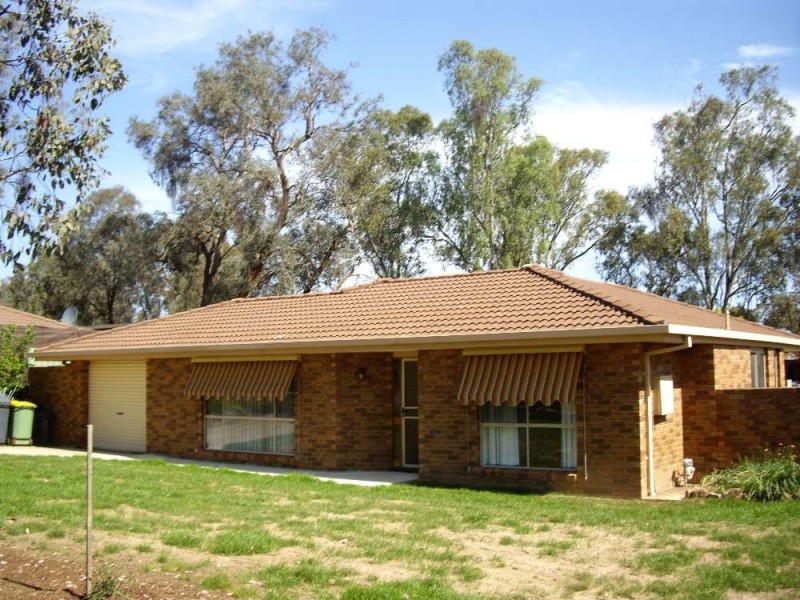 2 Eucalypt Court, Thurgoona NSW 2640