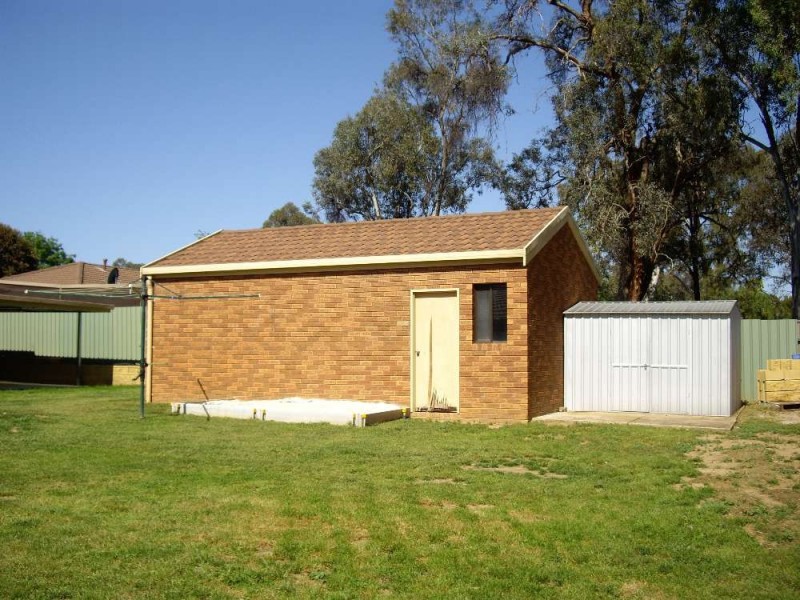 2 Eucalypt Court, Thurgoona NSW 2640