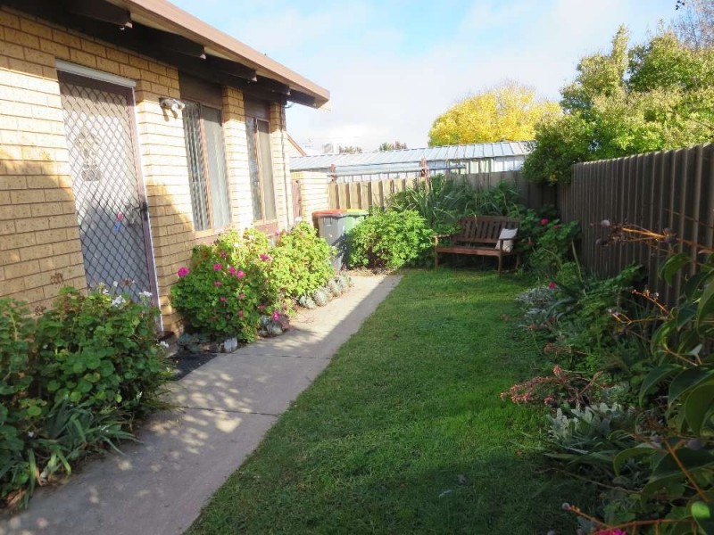 4/635 Storey Street, Lavington NSW 2641