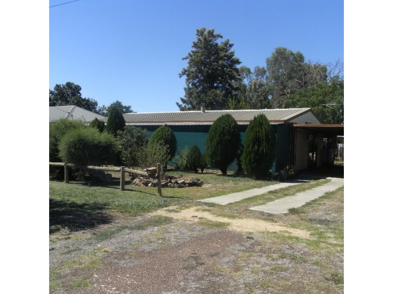60 Read Street, Howlong NSW 2643