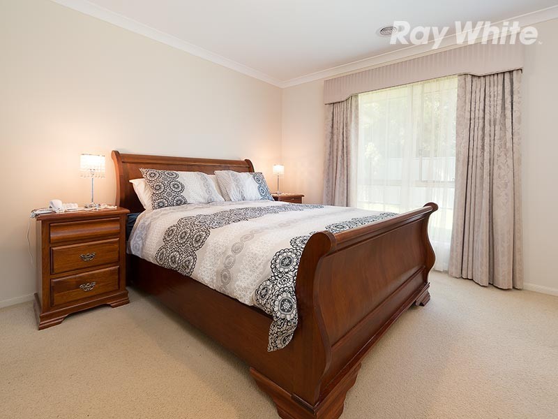 77 Read Street, Howlong NSW 2643