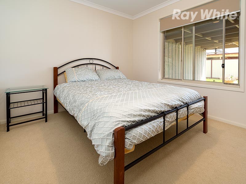 77 Read Street, Howlong NSW 2643