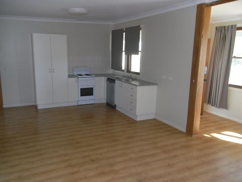 70 Read Street, Howlong NSW 2643