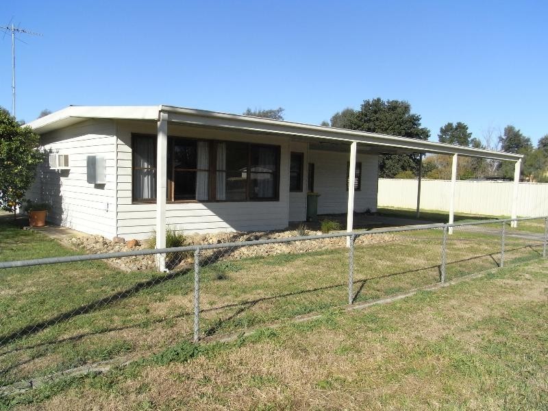 70 Read Street, Howlong NSW 2643