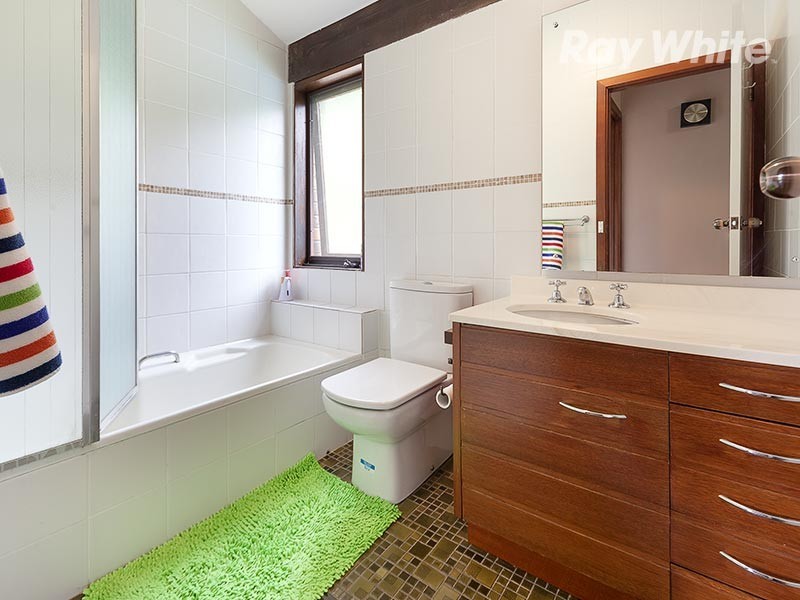 399 Red Hill Court, Lavington NSW 2641