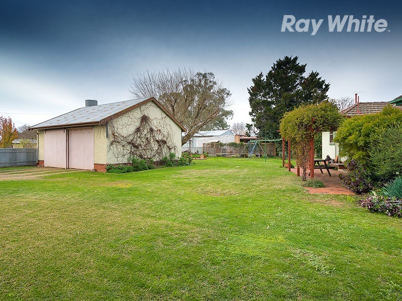 98 Balfour Street, Culcairn NSW 2660