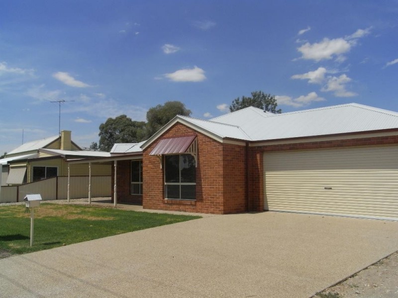 126 High Street, Howlong NSW 2643