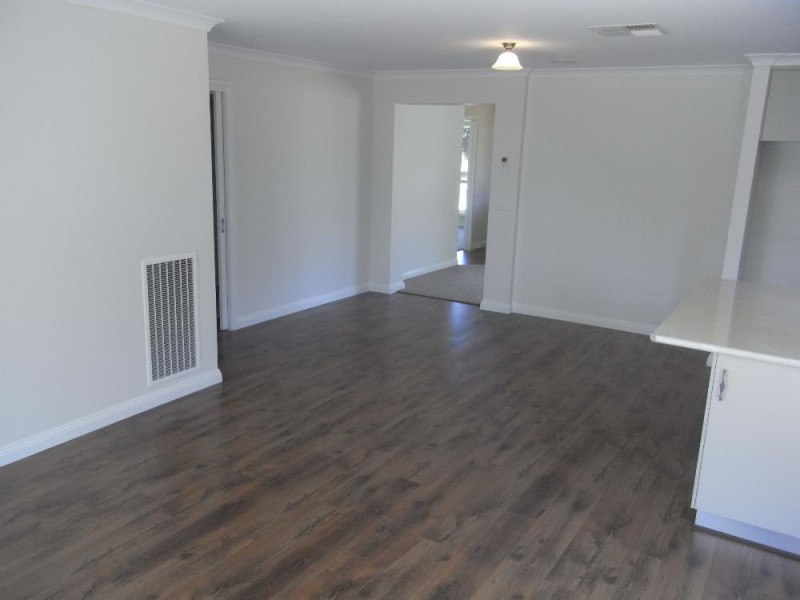 126 High Street, Howlong NSW 2643