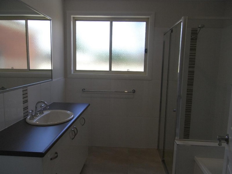 126 High Street, Howlong NSW 2643