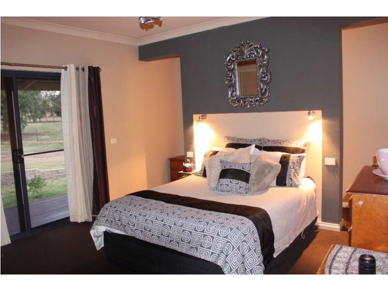 6 Woodswallow Lane, Jindera NSW 2642