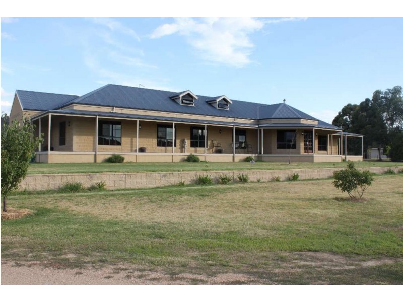 6 Woodswallow Lane, Jindera NSW 2642