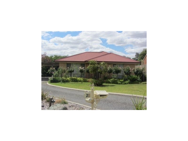 24 Berberick Court, Thurgoona NSW 2640