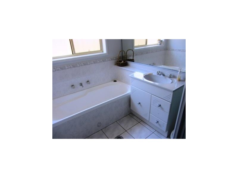 24 Berberick Court, Thurgoona NSW 2640