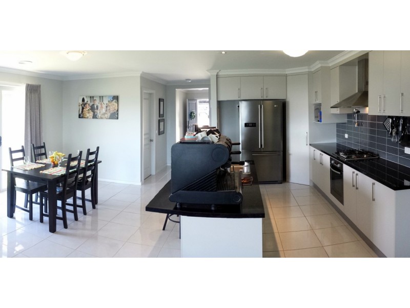 7 Friabird Way, Thurgoona NSW 2640