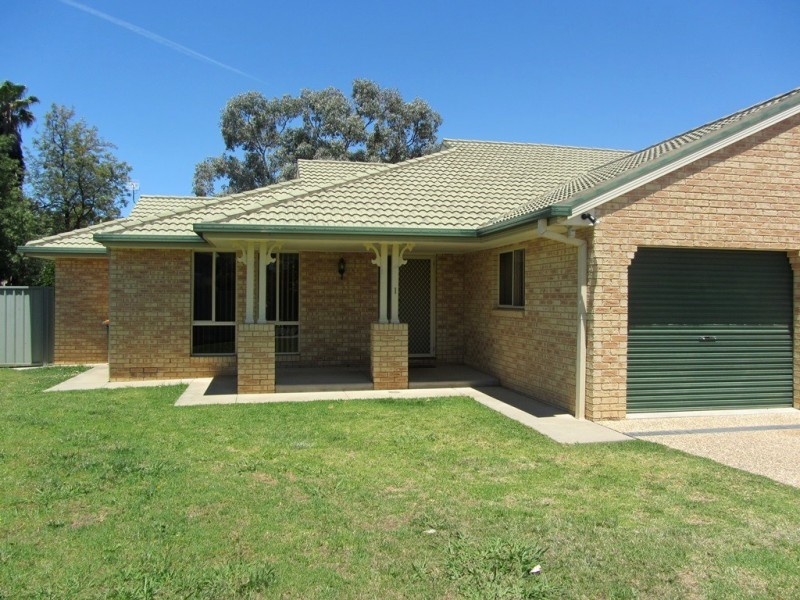 1/326 Shirleen Crescent, Lavington NSW 2641