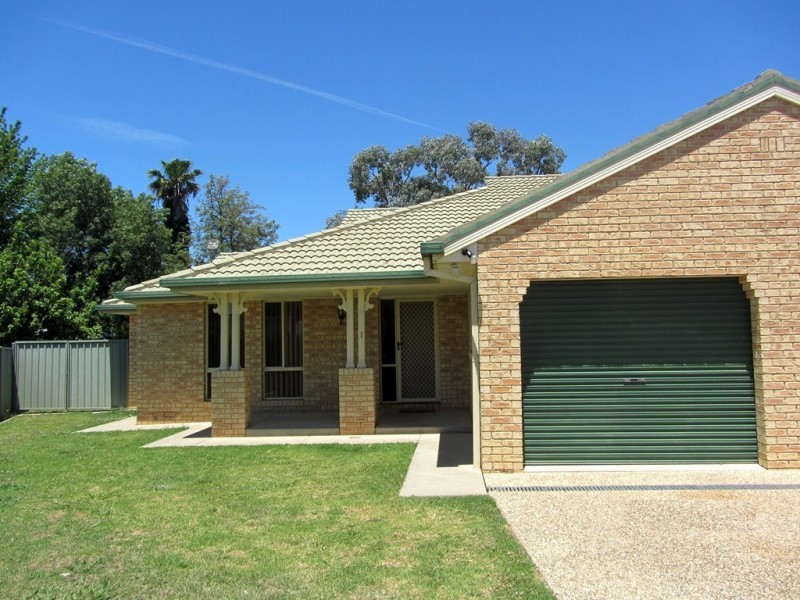 1/326 Shirleen Crescent, Lavington NSW 2641