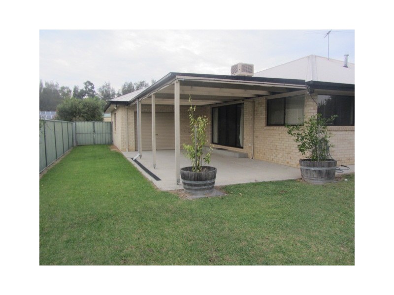 77 The Avenue, Thurgoona NSW 2640