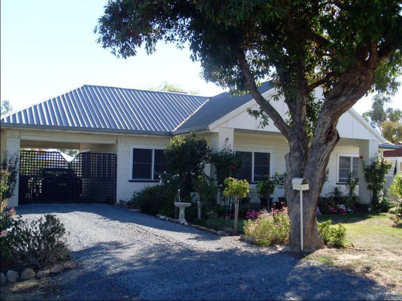 18 Douglas Street, Culcairn NSW 2660