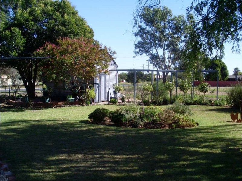 18 Douglas Street, Culcairn NSW 2660