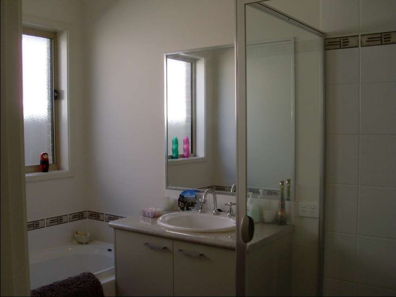 2/774 Centaur Road, Hamilton Valley NSW 2641