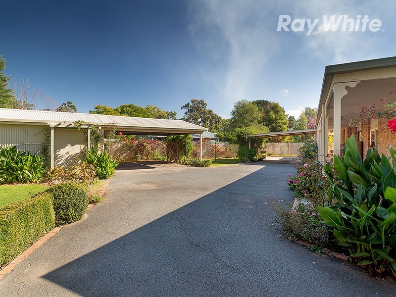 194 Bank Street, Howlong NSW 2643