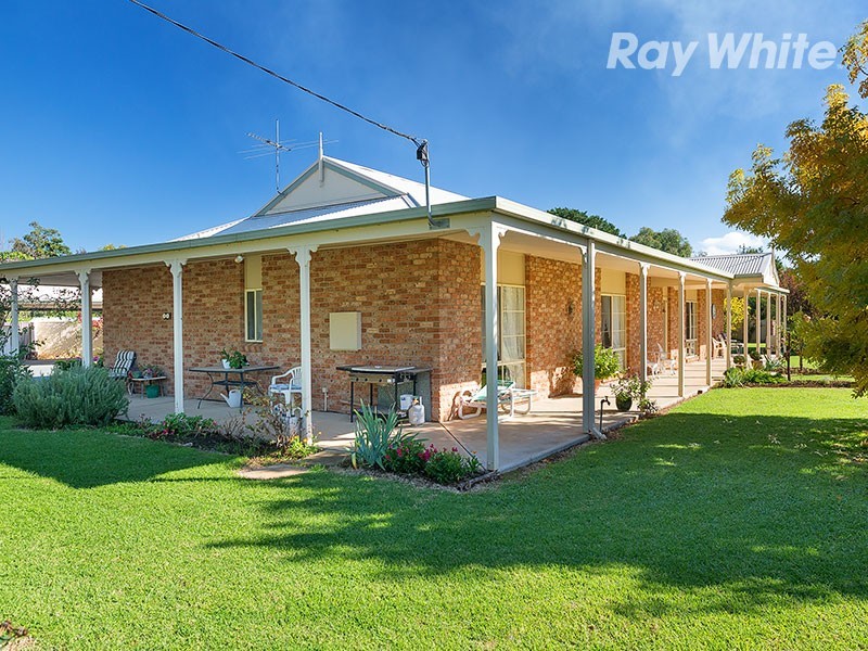 194 Bank Street, Howlong NSW 2643