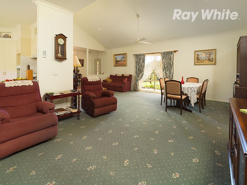 194 Bank Street, Howlong NSW 2643