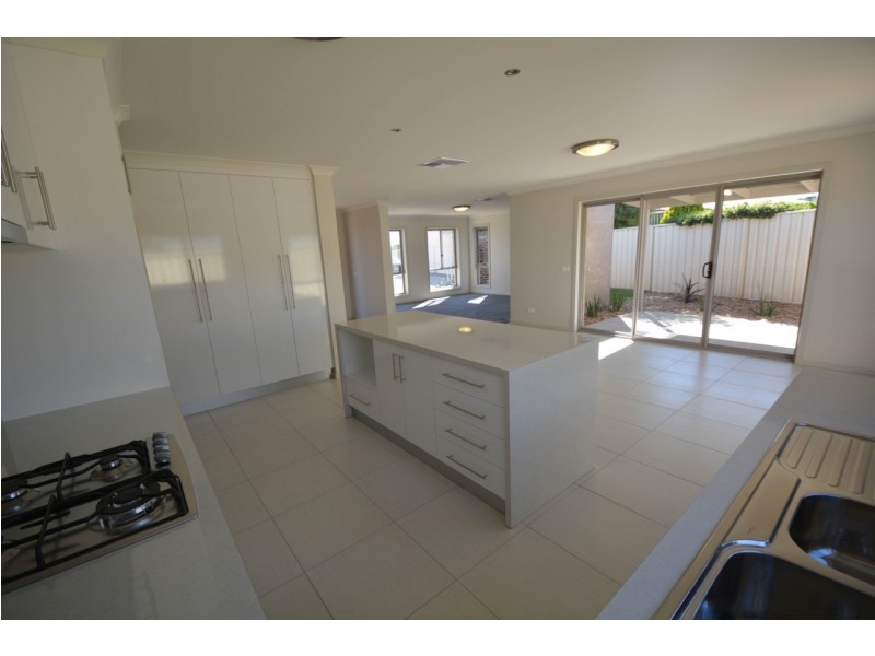 1/9 Donnolley Court, Lavington NSW 2641