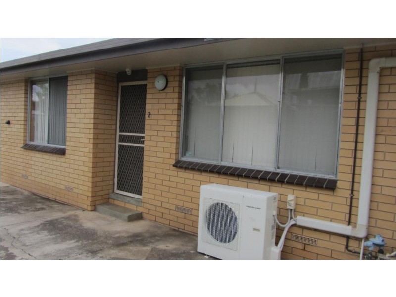 2/452 Kotthoff Street, Lavington NSW 2641