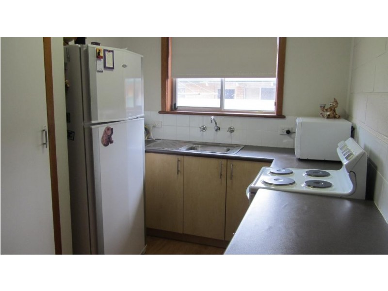 2/452 Kotthoff Street, Lavington NSW 2641