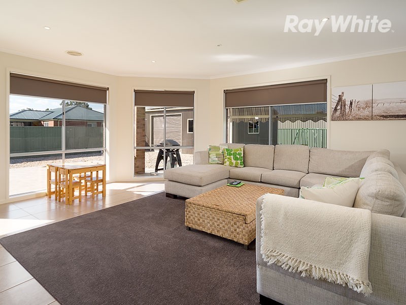 136 Townsend Street, Howlong NSW 2643