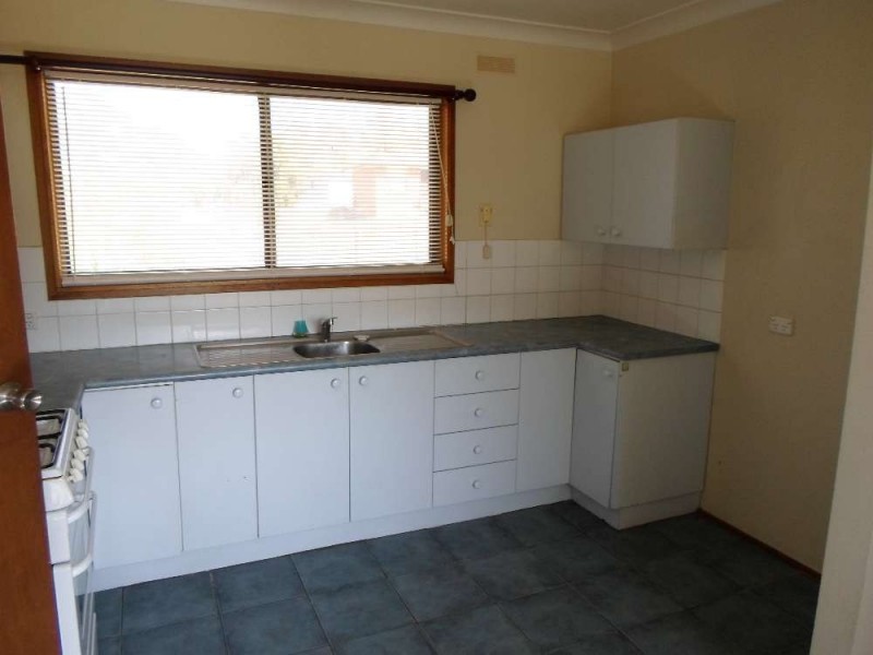 8 Cassia Street, West Albury NSW 2640