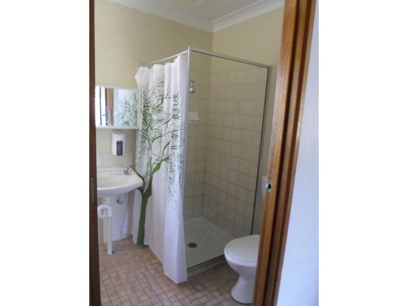 8 Cassia Street, West Albury NSW 2640